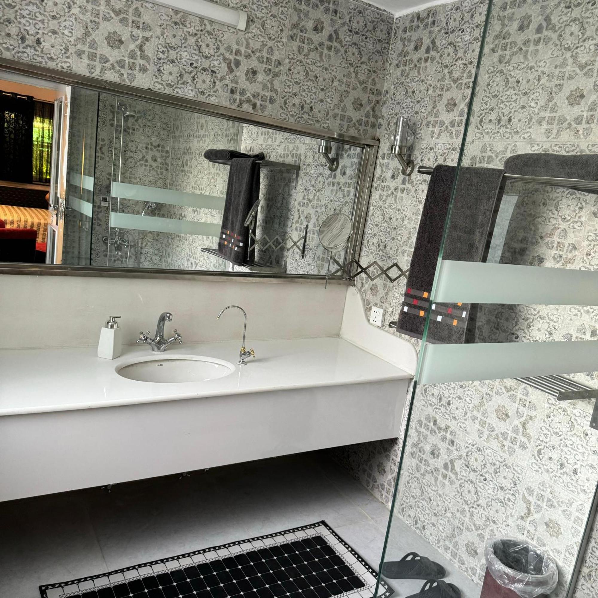 רוואלפינדי Greenlux Residency מראה חיצוני תמונה